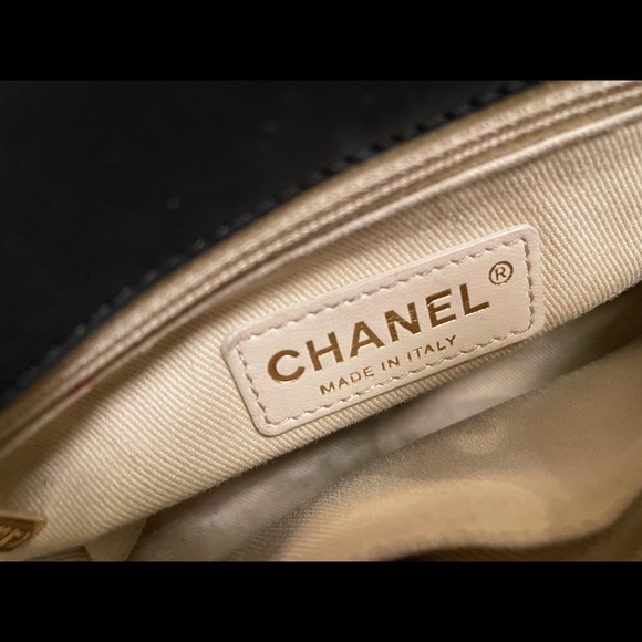 CHANEL Handbag Black Quilted Reissue Flap Bag - Picture 7 of 9